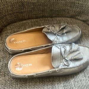 Pewter metallic Coach mule. Women’s size 9B. GUC.